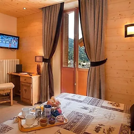 Logis & Beau-site Hotel