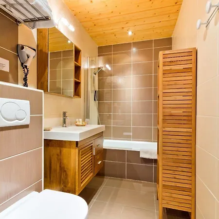 Logis & Beau-site Hotel 3*